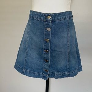 ✨2 for $40✨ H&M Dark wash Mini Skirt